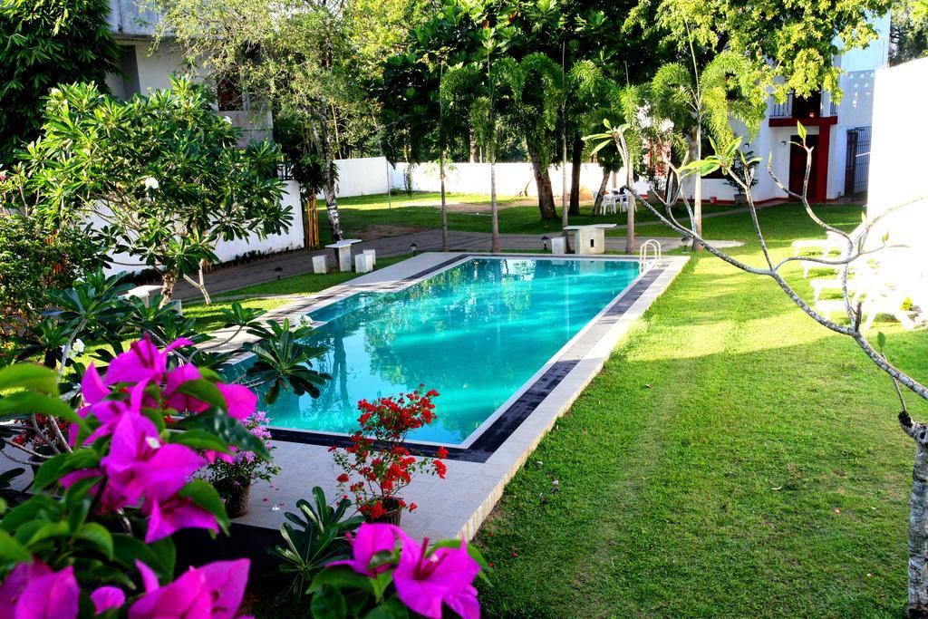 Oak Residencies Villa Kiribathgoda Exterior photo